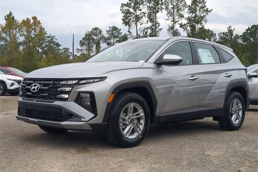 2025 Hyundai Tucson SE photo 1