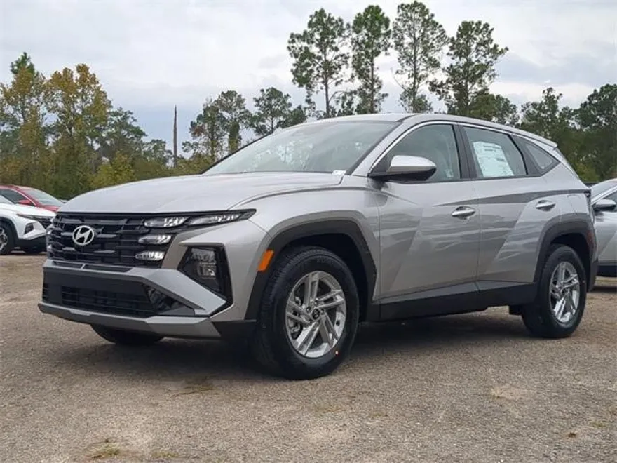 2025 Hyundai Tucson SE photo 1