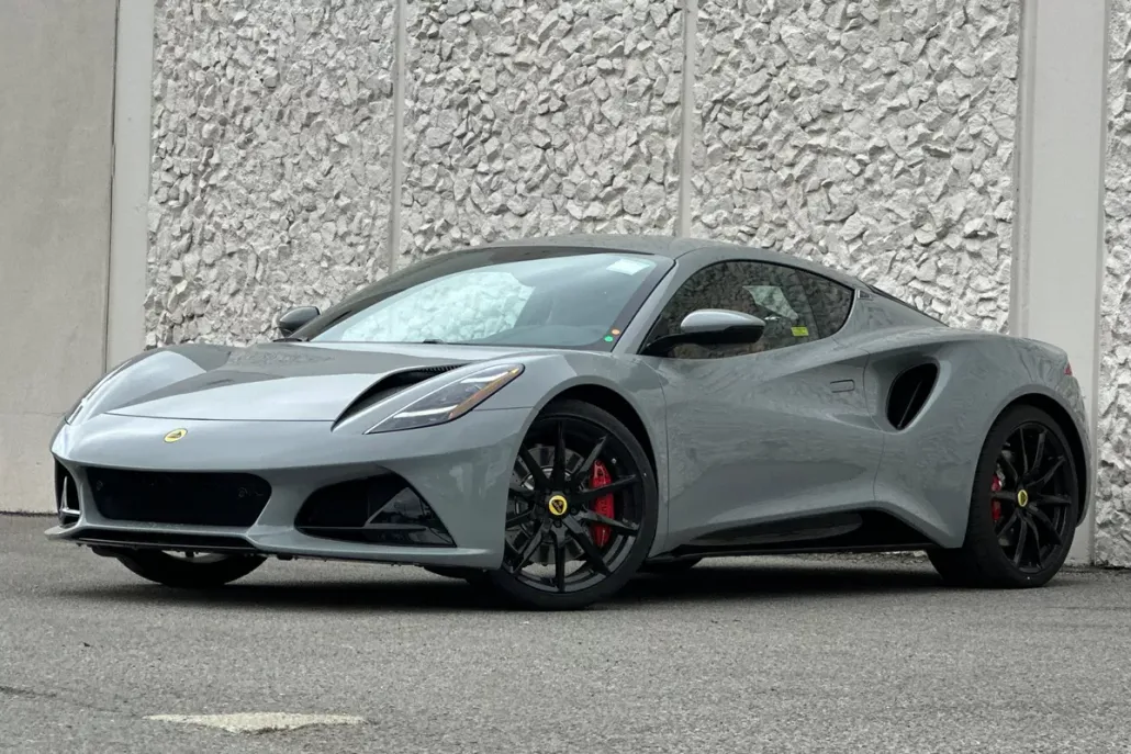 2025 Lotus Emira photo 1