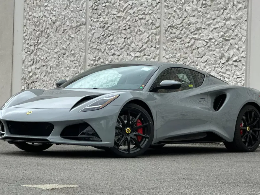 2025 Lotus Emira photo 1