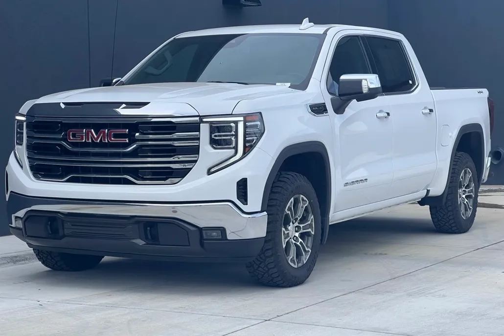 2024 Gmc Sierra 1500 SLT photo 1