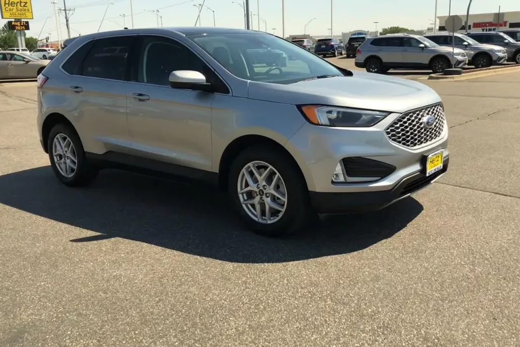 2024 Ford Edge SEL photo 1
