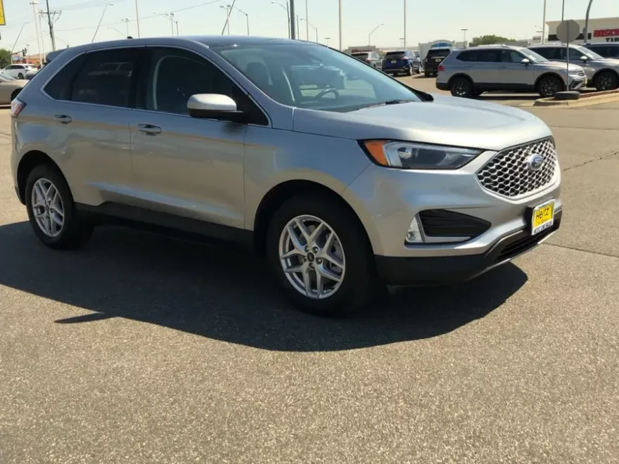 2024 Ford Edge SEL photo 1