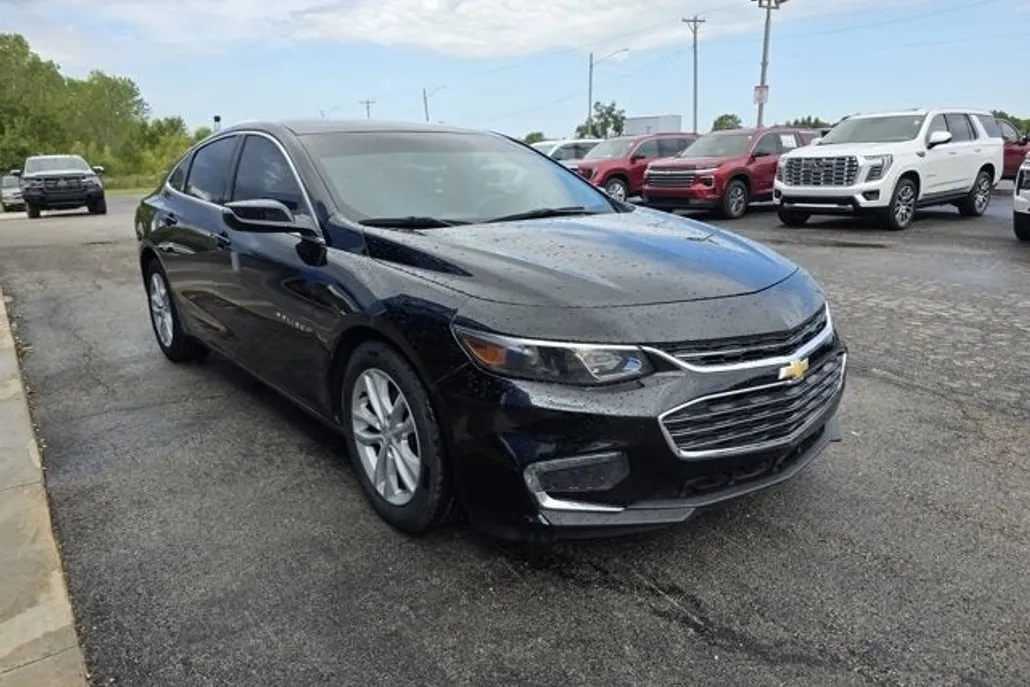 2018 Chevrolet Malibu 1LT photo 1