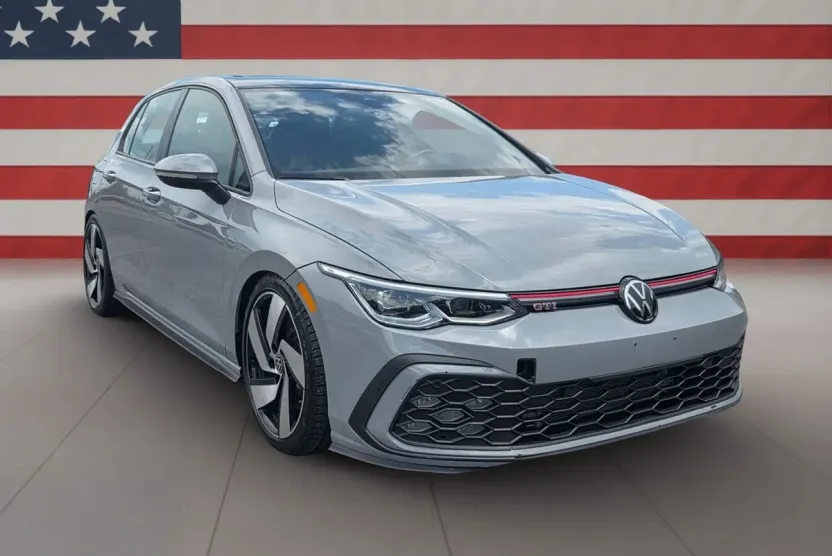 2023 Volkswagen Golf GTI SE photo 1