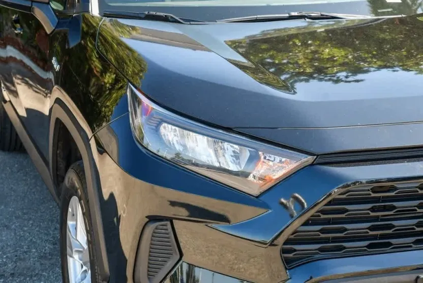 2021 Toyota RAV4 Hybrid LE photo 1