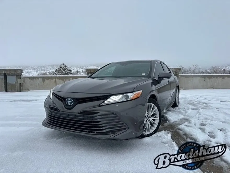 2018 Toyota Camry Hybrid Base photo 1