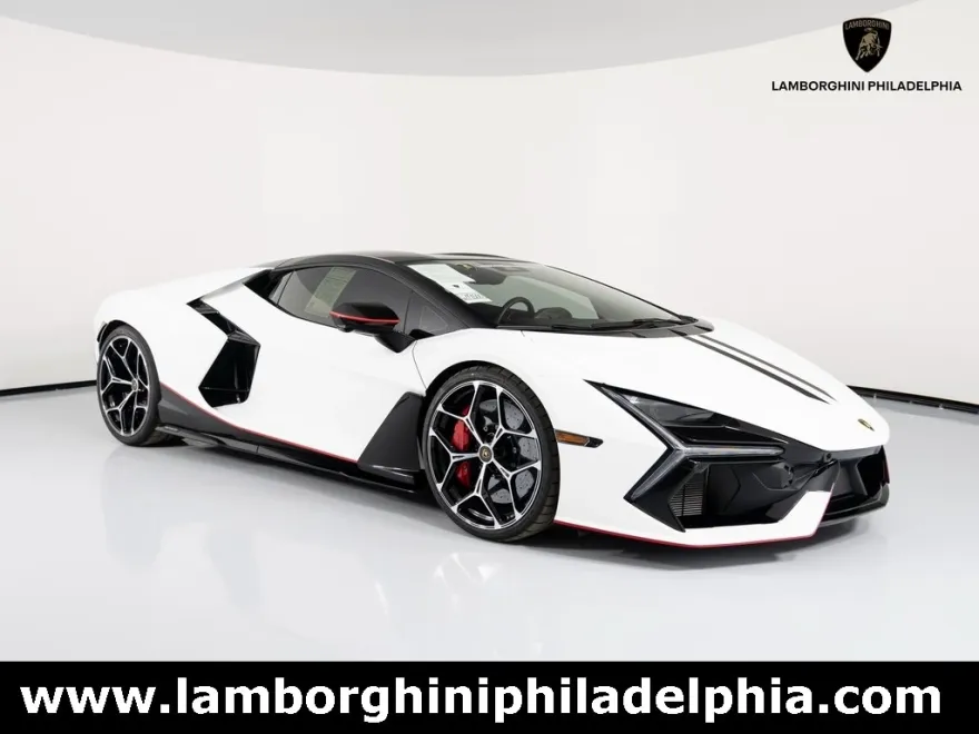 2024 Lamborghini Revuelto photo 1