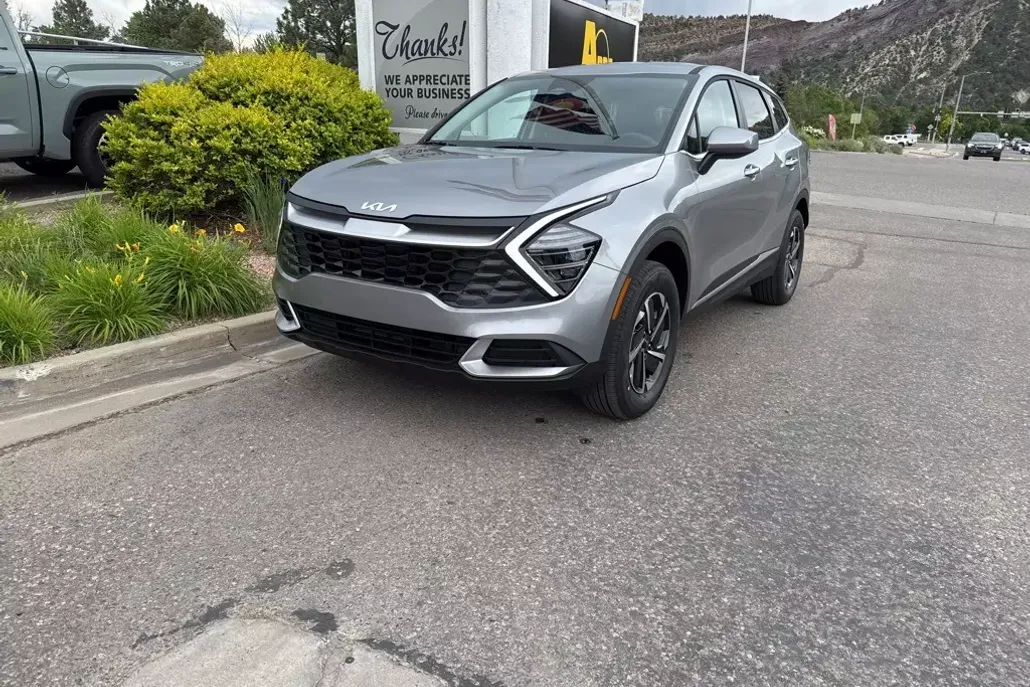 2025 Kia Sportage Hybrid LX photo 1