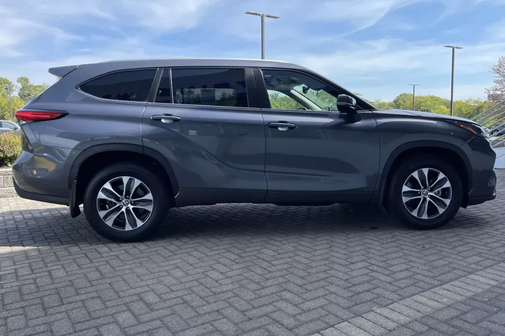 2023 Toyota Highlander Limited Platinum XLE XSE photo 1