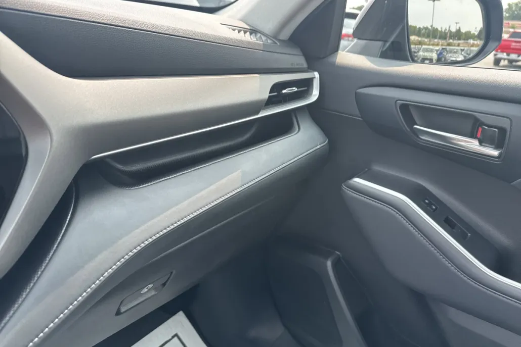 2022 Toyota Highlander XLE photo 1