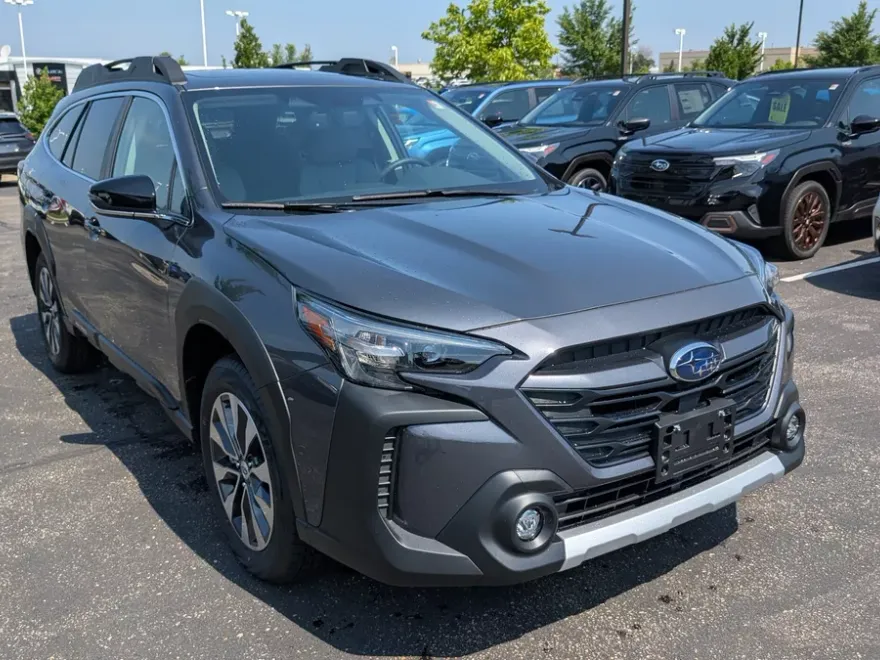 2025 Subaru Outback Limited photo 1