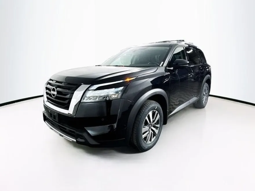 2025 Nissan Pathfinder SL photo 1