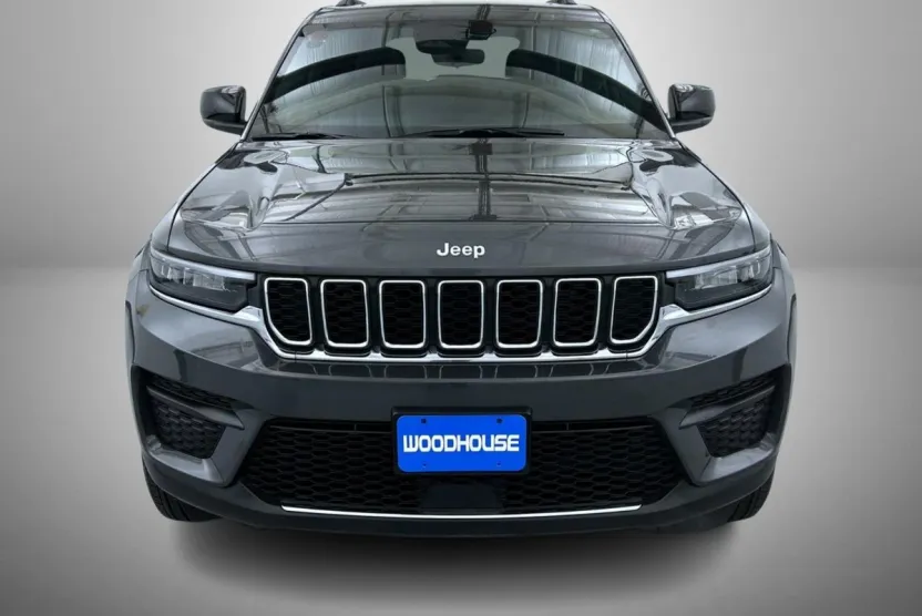 2024 Jeep Grand Cherokee Laredo photo 1