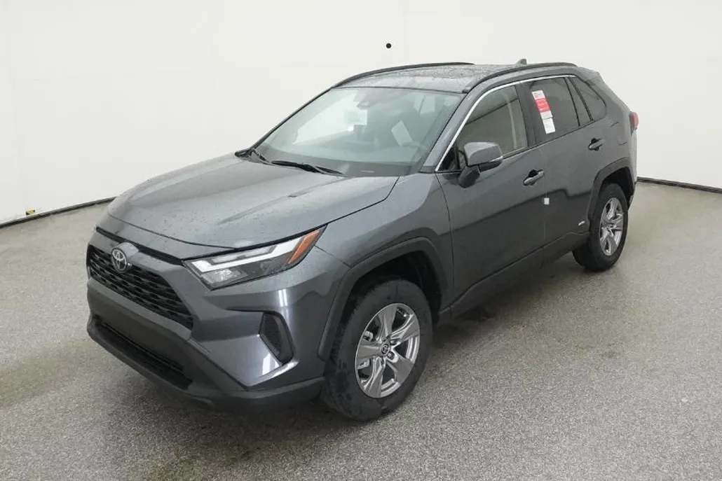 2025 Toyota RAV4 Hybrid XLE photo 1