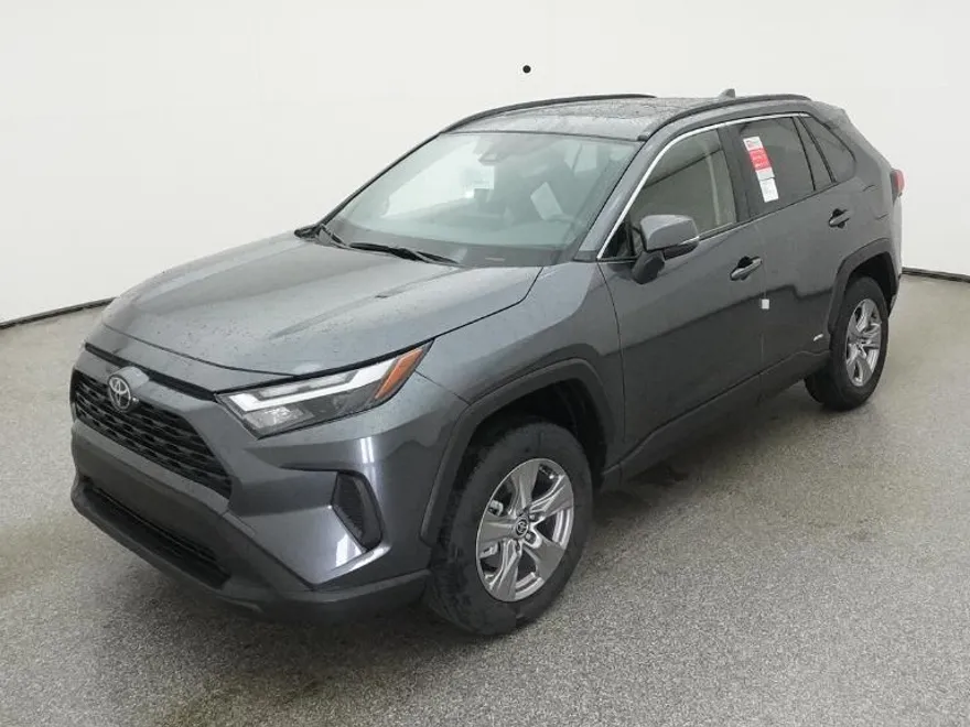 2025 Toyota RAV4 Hybrid XLE photo 1