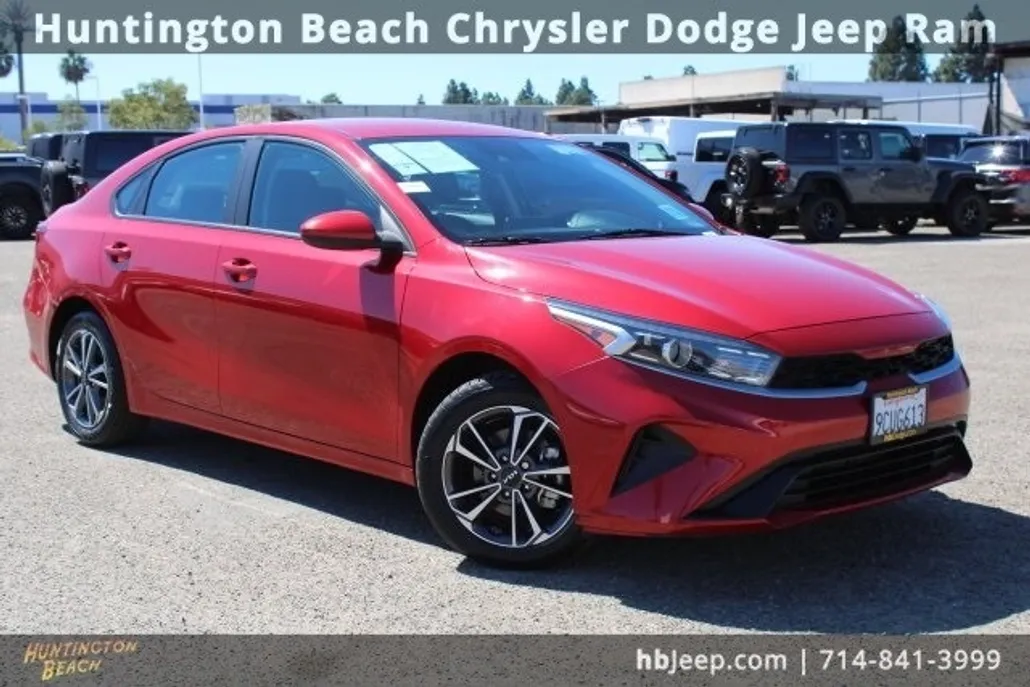 2023 Kia Forte LXS photo 1