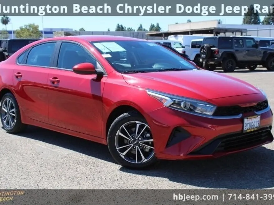 2023 Kia Forte LXS photo 1