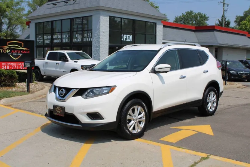 2016 Nissan Rogue SV photo 1