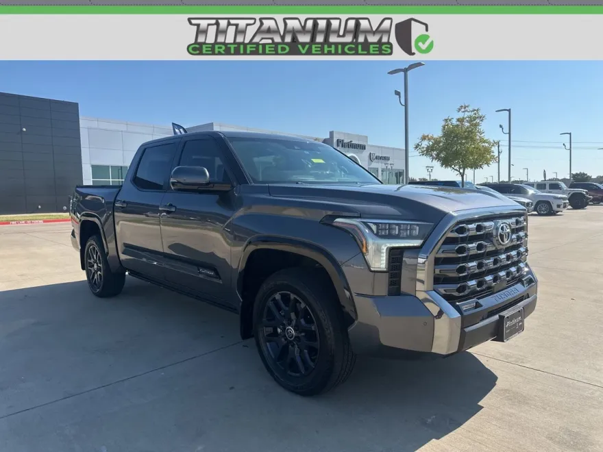 2024 Toyota Tundra Platinum photo 1