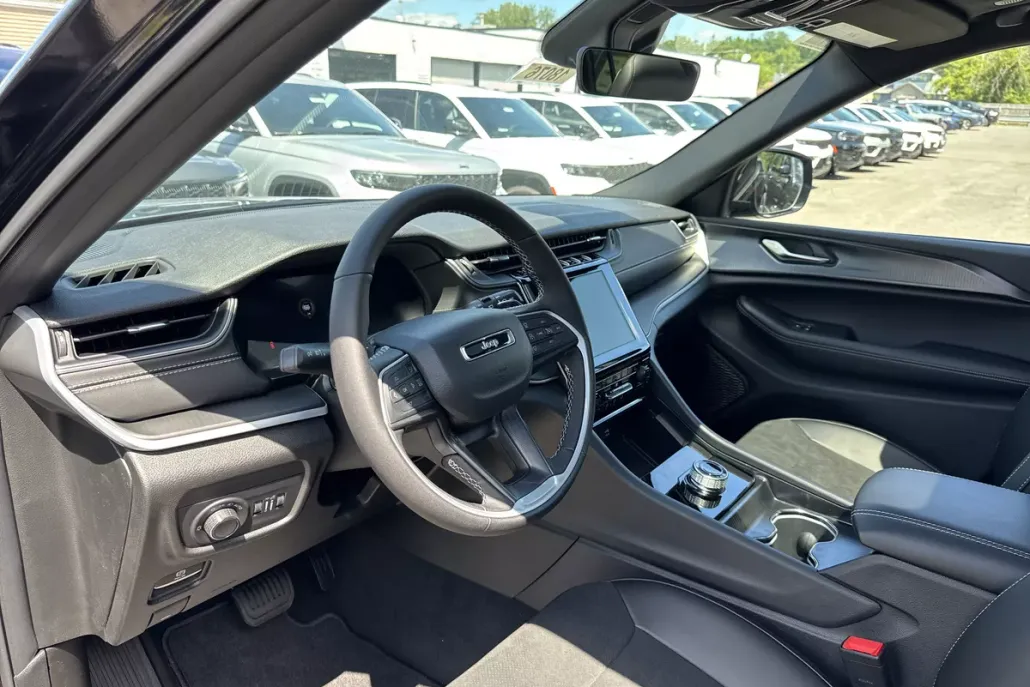 2025 Jeep Grand Cherokee Altitude X photo 1