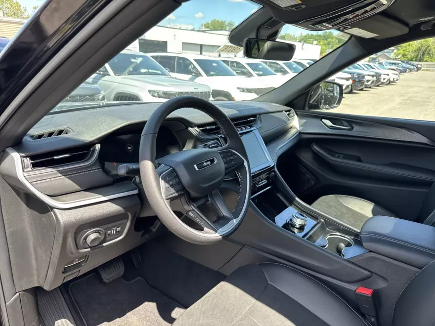 2025 Jeep Grand Cherokee Altitude X photo 1