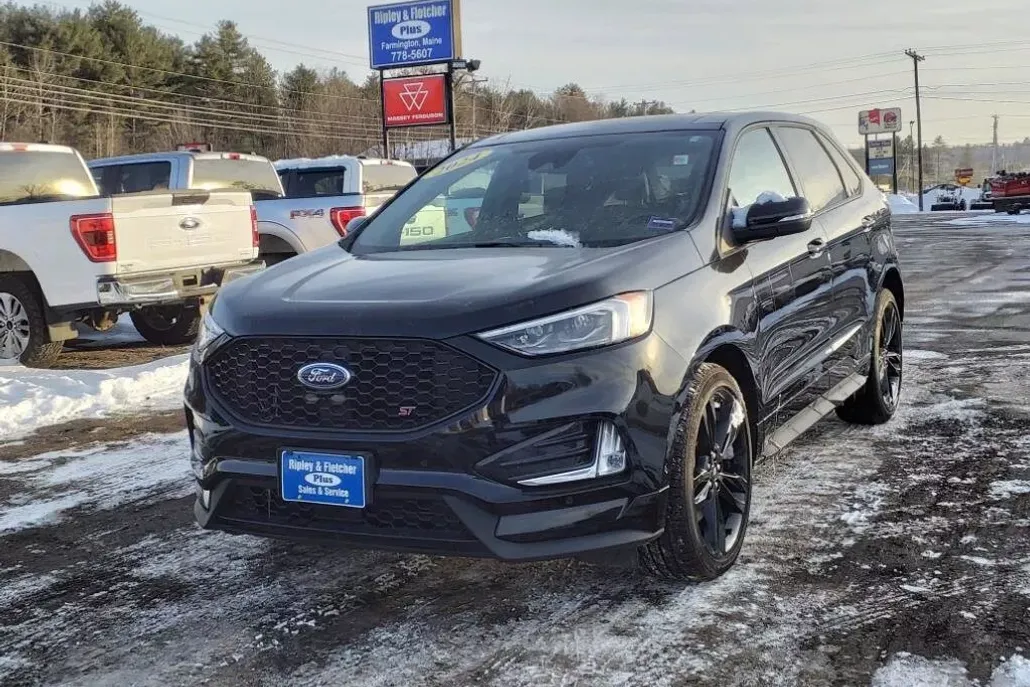 2024 Ford Edge ST photo 1