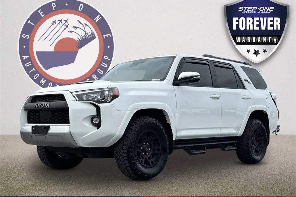 2024 Toyota 4Runner TRD Off-Road Premium photo 1