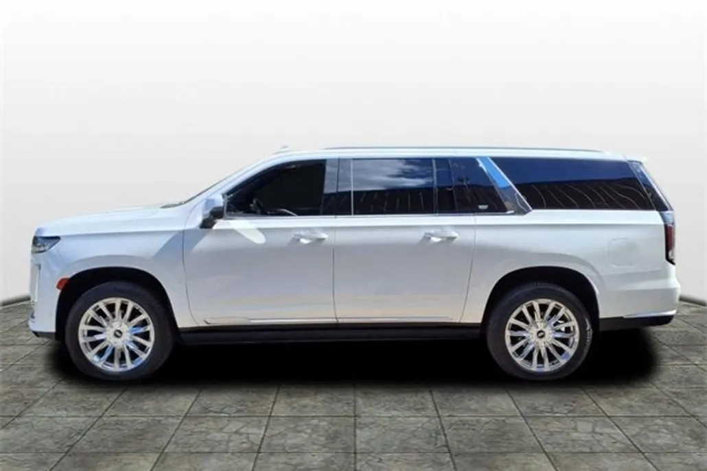 2022 Cadillac Escalade ESV Premium Luxury photo 1