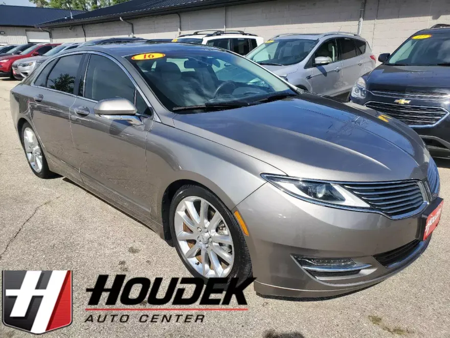 2016 Lincoln MKZ Hybrid photo 1
