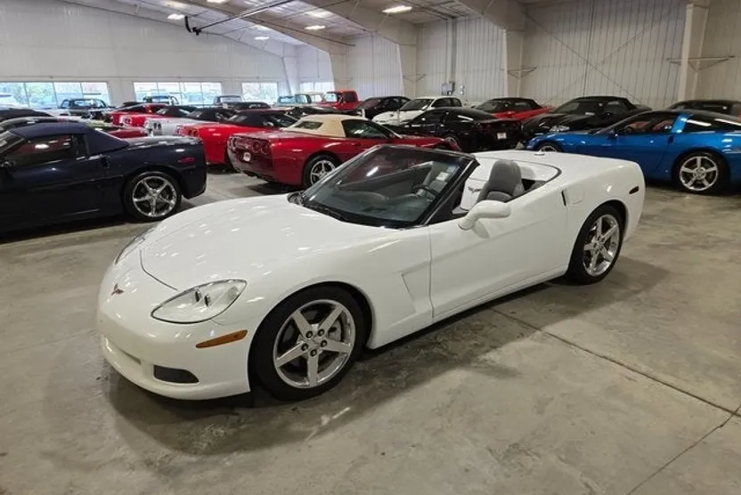 2005 Chevrolet Corvette Base photo 1