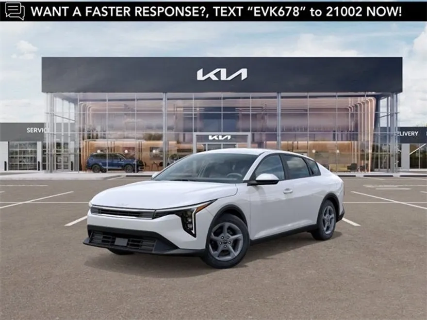2025 Kia K4 LXS photo 1