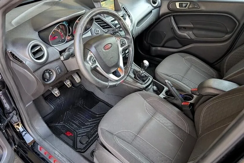 2017 Ford Fiesta ST photo 1