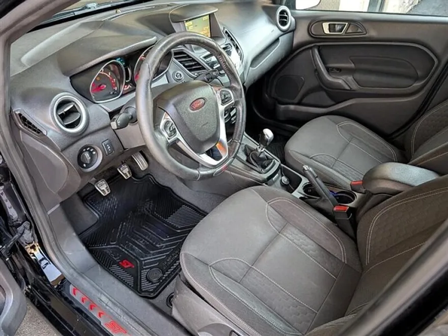 2017 Ford Fiesta ST photo 1
