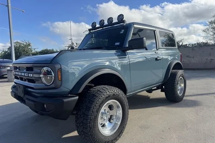2021 Ford Bronco Outer Banks photo 1