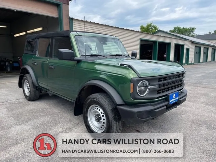 2023 Ford Bronco Base photo 1
