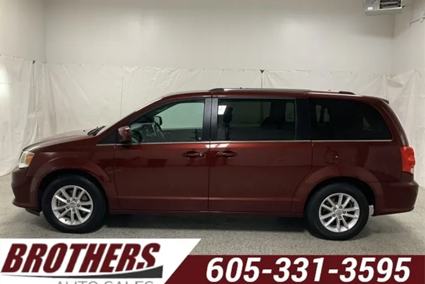 2019 Dodge Grand Caravan SXT photo 1