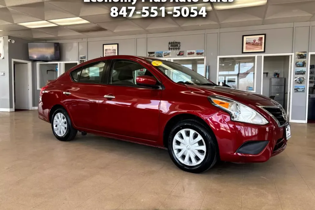 2019 Nissan Versa 1.6 SV Sedan photo 1