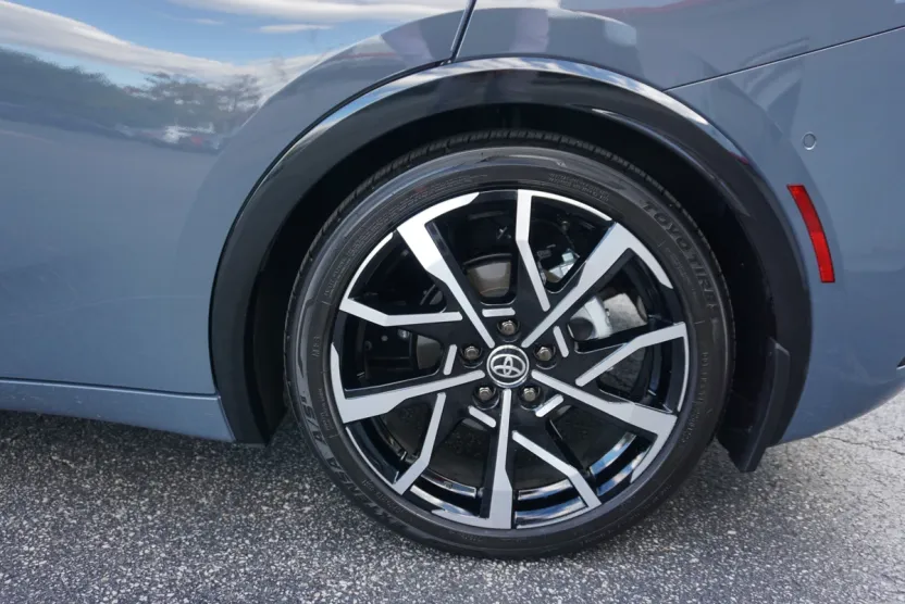 2025 Toyota Prius Plug-in Hybrid XSE Premium photo 1