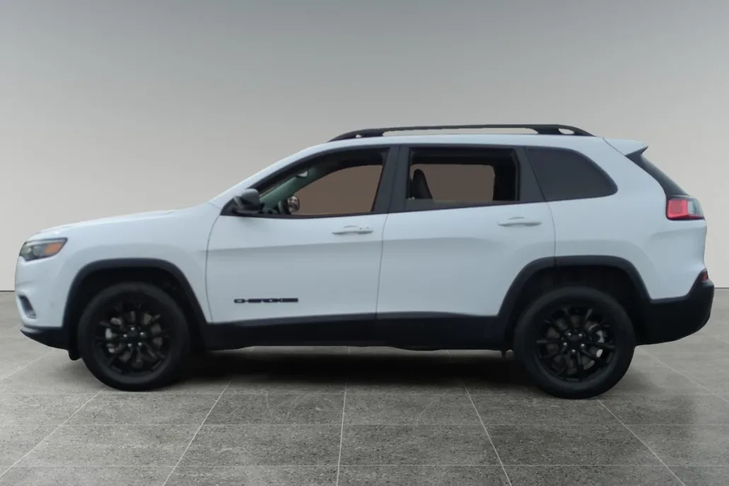 2023 Jeep Cherokee Altitude photo 1