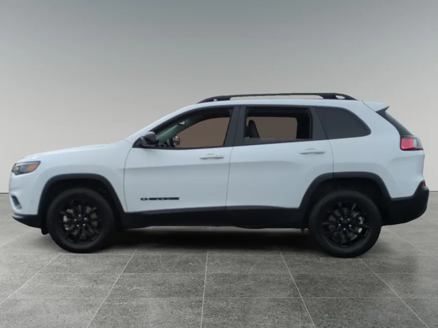 2023 Jeep Cherokee Altitude photo 1
