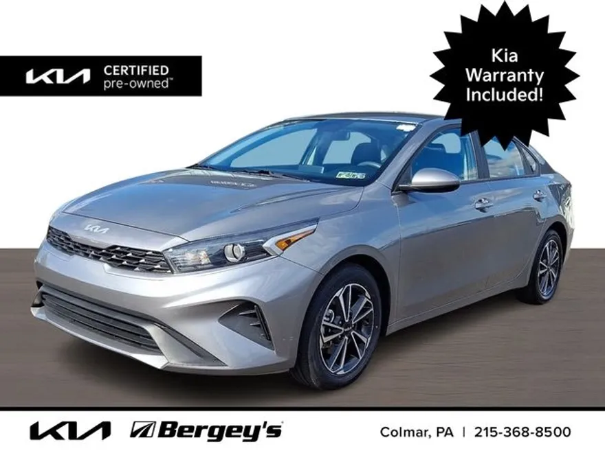 2022 Kia Forte LXS photo 1