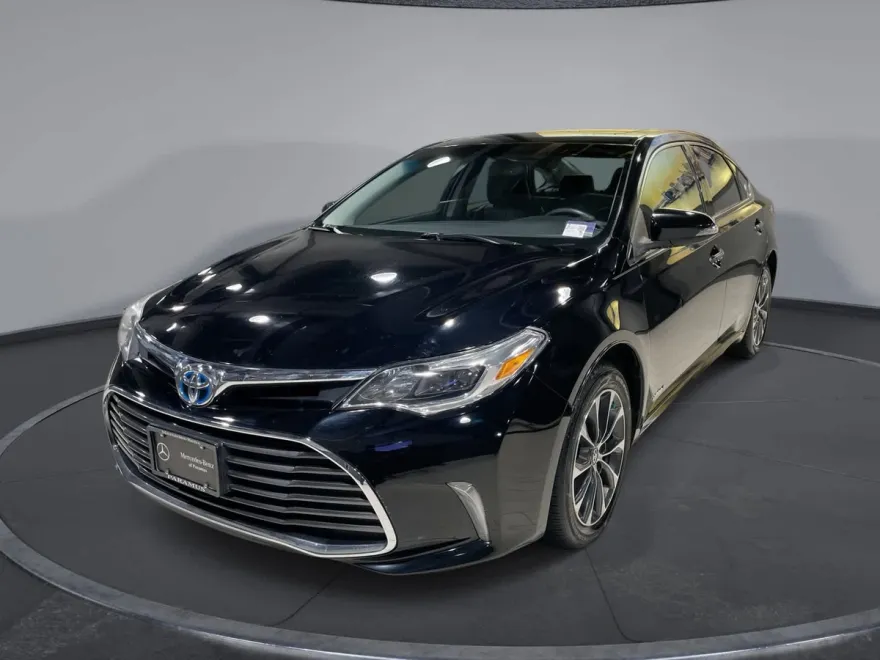 2016 Toyota Avalon Hybrid XLE Plus photo 1