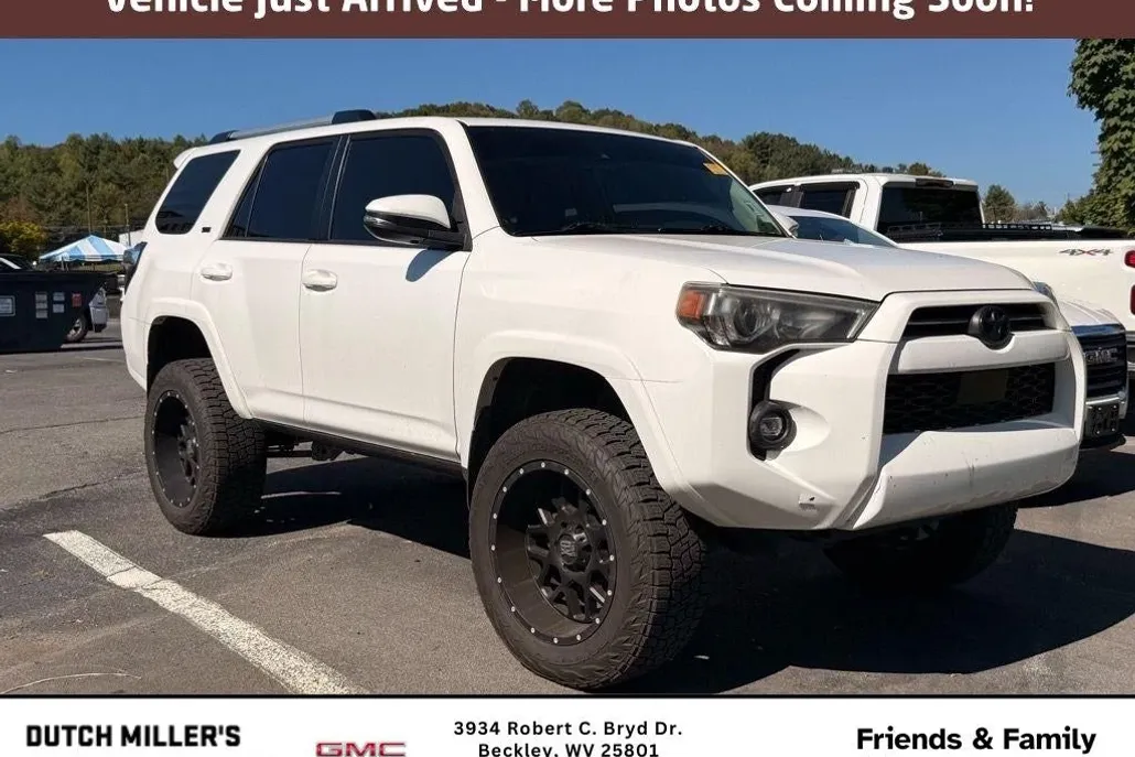 2021 Toyota 4Runner SR5 Premium photo 1