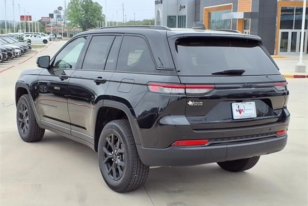 2025 Jeep Grand Cherokee Altitude X photo 1