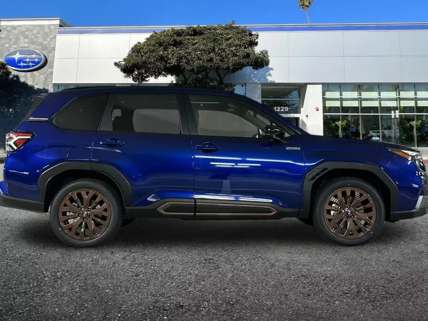 2025 Subaru Forester Sport photo 1