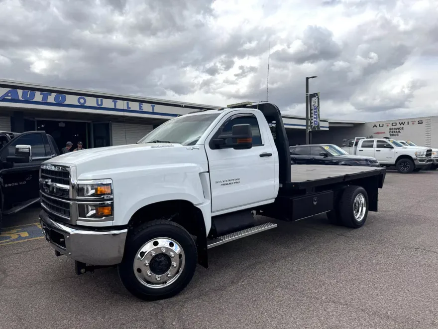 2020 Chevrolet Silverado 4500HD photo 1