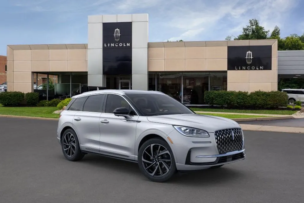 2024 Lincoln Corsair Grand Touring photo 1