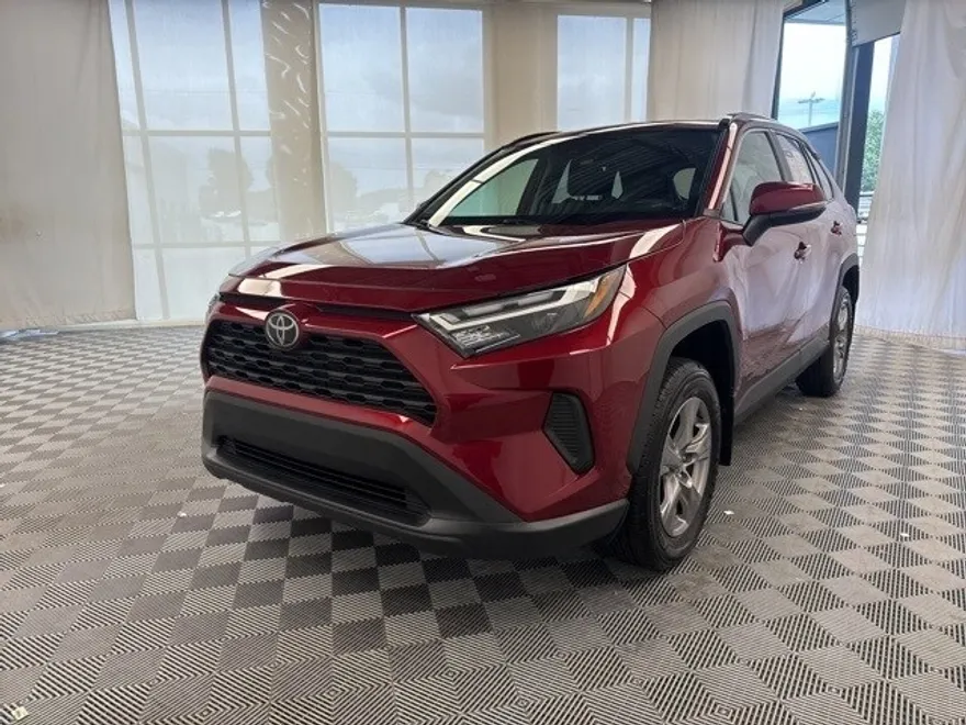 2024 Toyota RAV4 XLE photo 1
