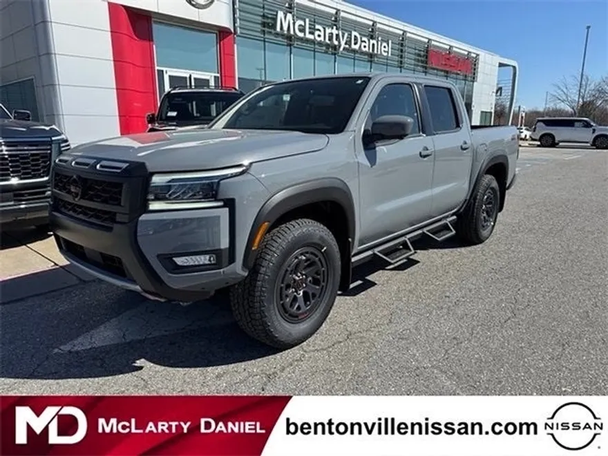 2025 Nissan Frontier Crew Cab PRO-4X photo 1